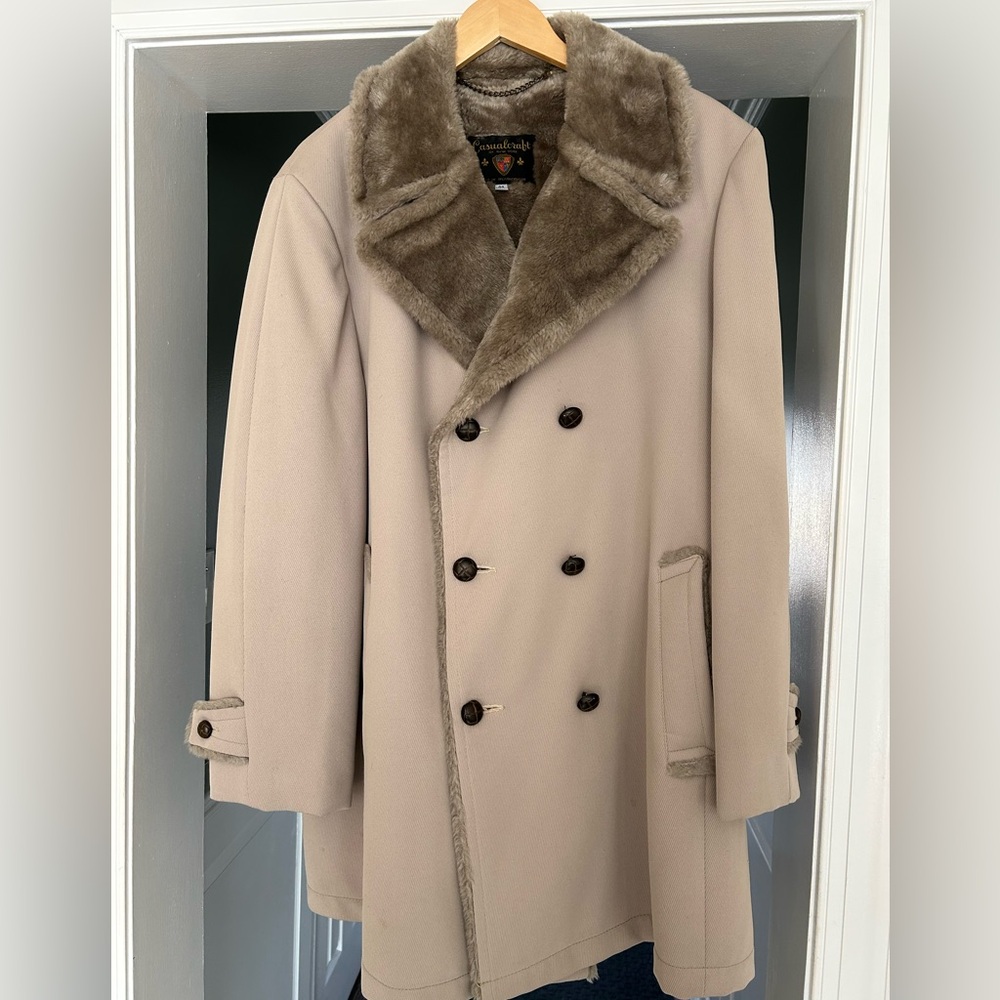 Casualcraft of New York Sherpa lined Tan men’s vintage coat